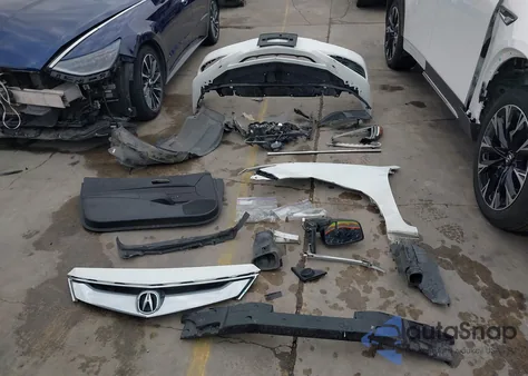 2018 Acura Ilx Premium Package/Technology Plus Package из США, поврежденный, VIN 19UDE2F73JA005502